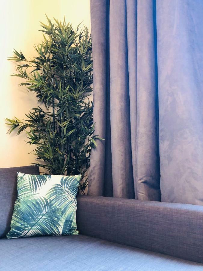 Number Twenty Four Townhouse - Sleeps 22 Holiday home *